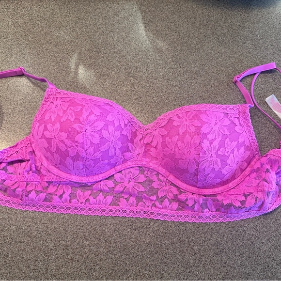 Lace Underwire Bra - Pink - Picture 1 of 4
